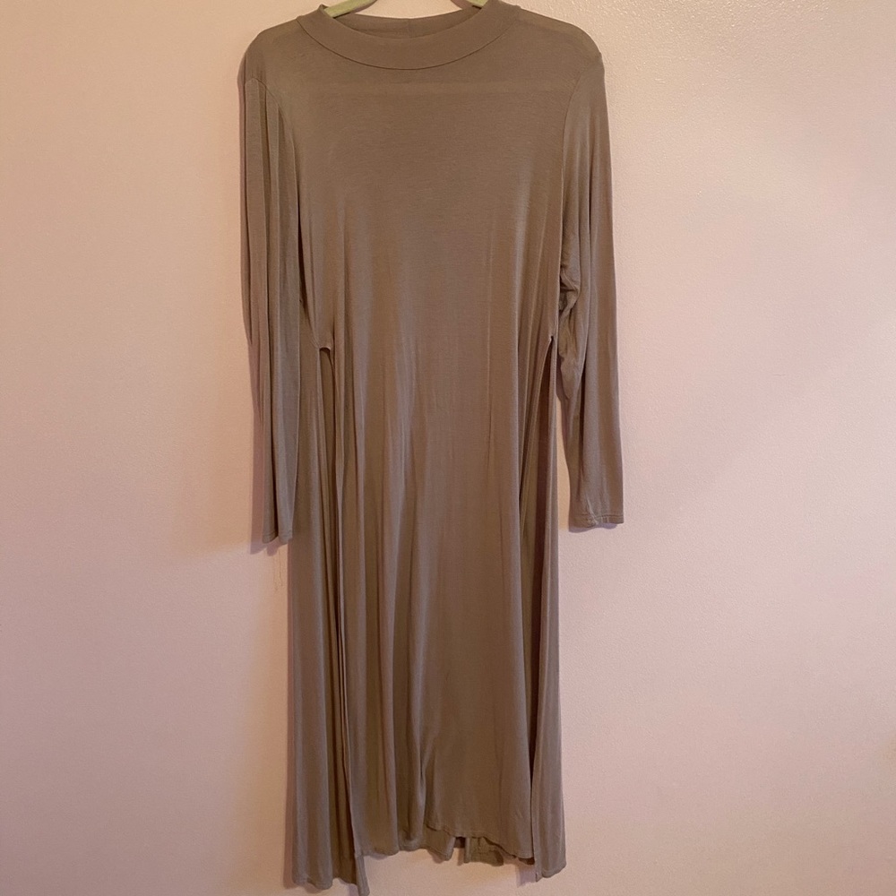 Long sleeve midi shirt with slits